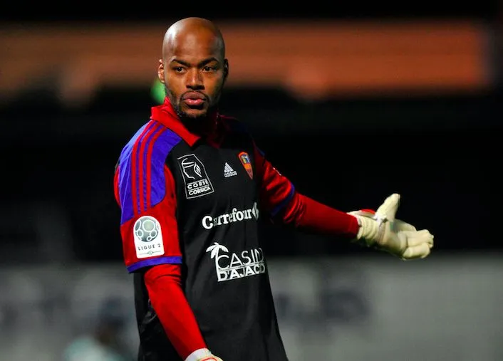 M'Bolhi n'est plus un joueur du Stade rennais