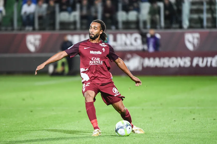 Assou-Ekotto écrit à Julien Cazarre