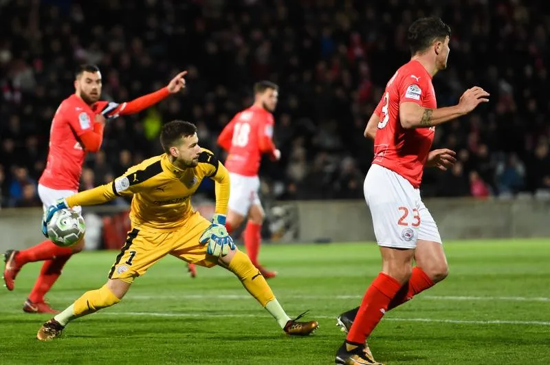 Nîmes cale, Auxerre et Sochaux carburent