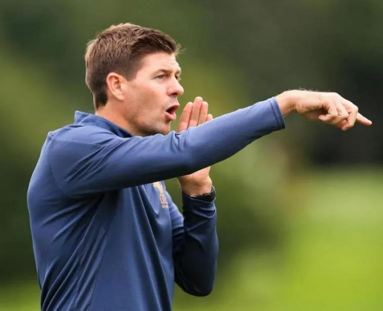 Steven Gerrard bientôt sur le banc des Glasgow Rangers ?