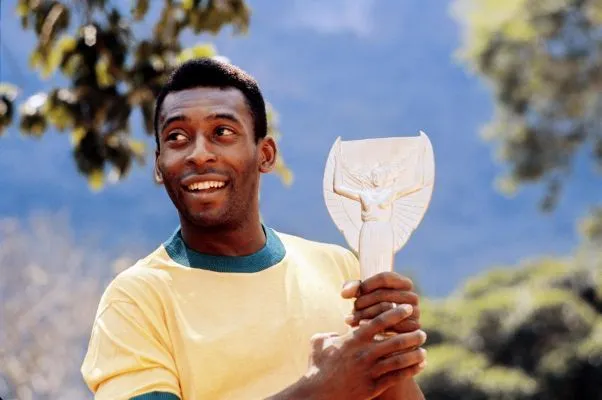 Pelé : «<span style="font-size:50%">&nbsp;</span>Je vais peut-être devoir rechausser mes crampons&#8230;<span style="font-size:50%">&nbsp;</span>»