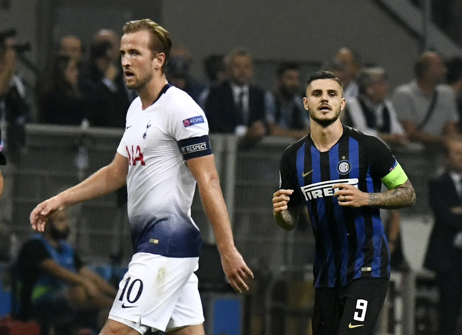 Icardi-Kane, maîtres renards dans leurs surfaces plantés