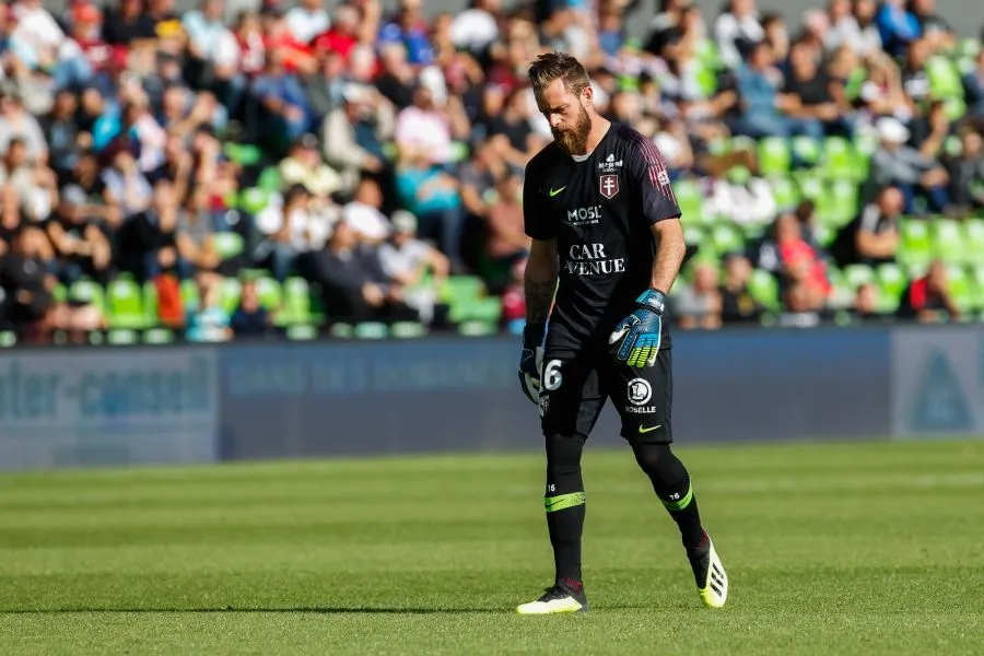 Auxerre surprend le leader messin