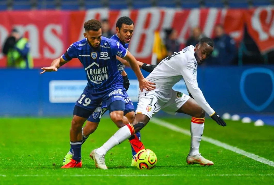 Troyes foudroie le Racing