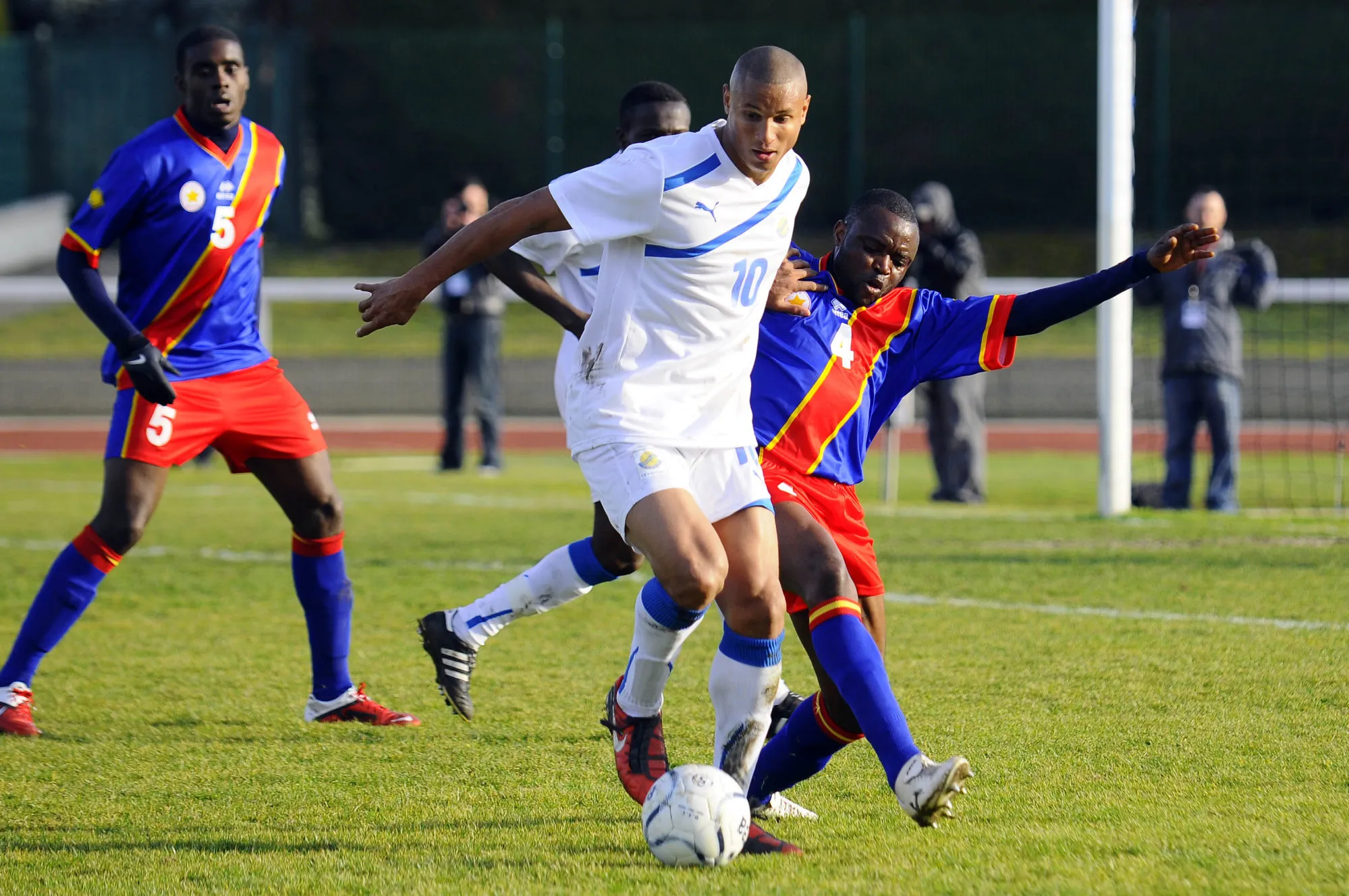 Au Gabon, Daniel Cousin sélectionne un joueur&#8230; sans club