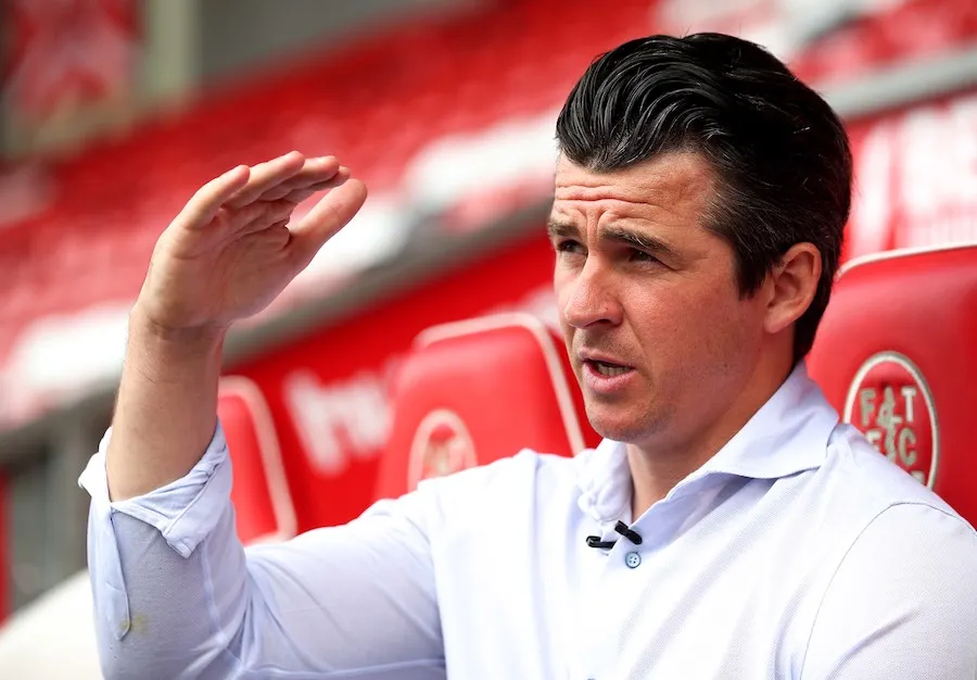 Joey Barton aurait agressé l&rsquo;entraîneur de Barnsley