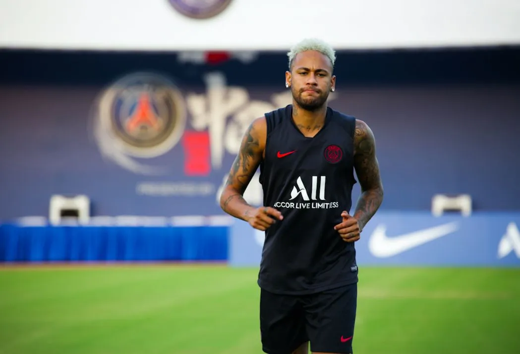 Pourquoi Leonardo se serait bien passé des banderoles contre Neymar