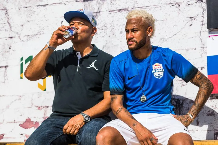 Le père de Neymar indique que «<span style="font-size:50%">&nbsp;</span>les négociations avec le Barça ne sont pas terminées<span style="font-size:50%">&nbsp;</span>»