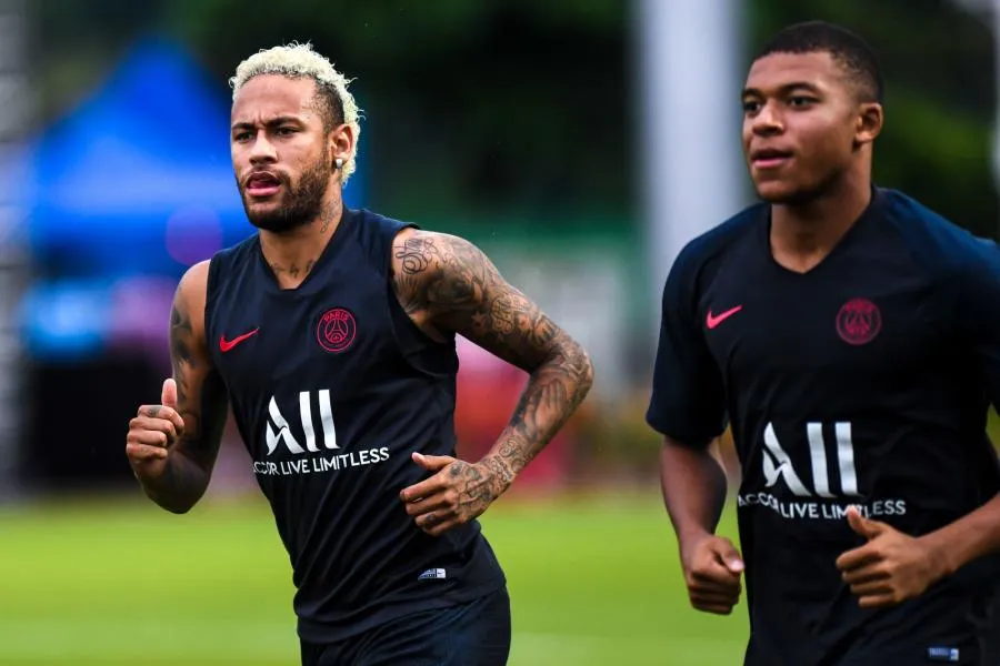 Le PSG aurait refusé une première offre du Barça pour Neymar