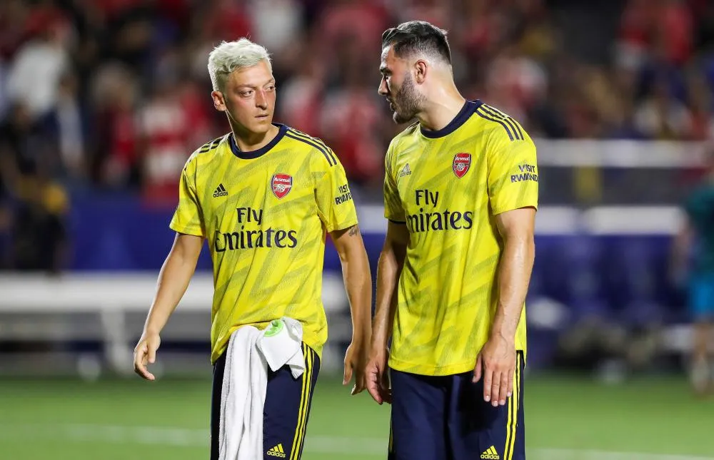 L&rsquo;homme qui a agressé Özil et Kolašinac voulait voler leur montre