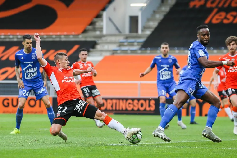 L'ESTAC croque les Merlus