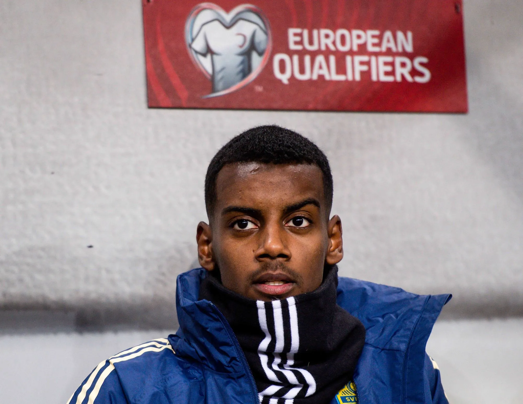 Alexander Isak victime de cris racistes en Roumanie