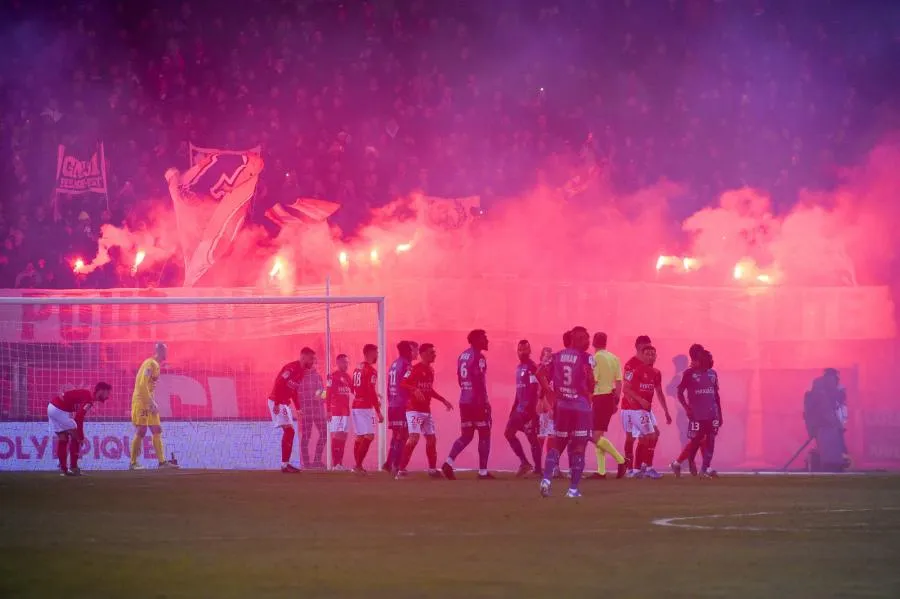 Nîmes se rebiffe, Montpellier bluffe et Toulouse coule à pic