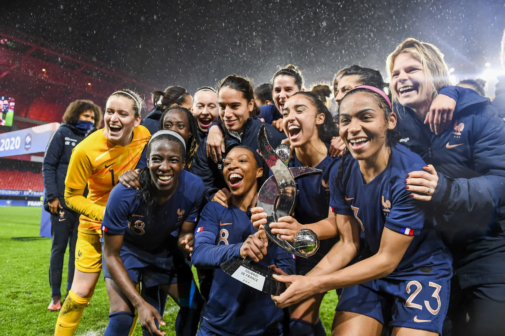 Foot féminin : plus de 200 000 licenciées en France