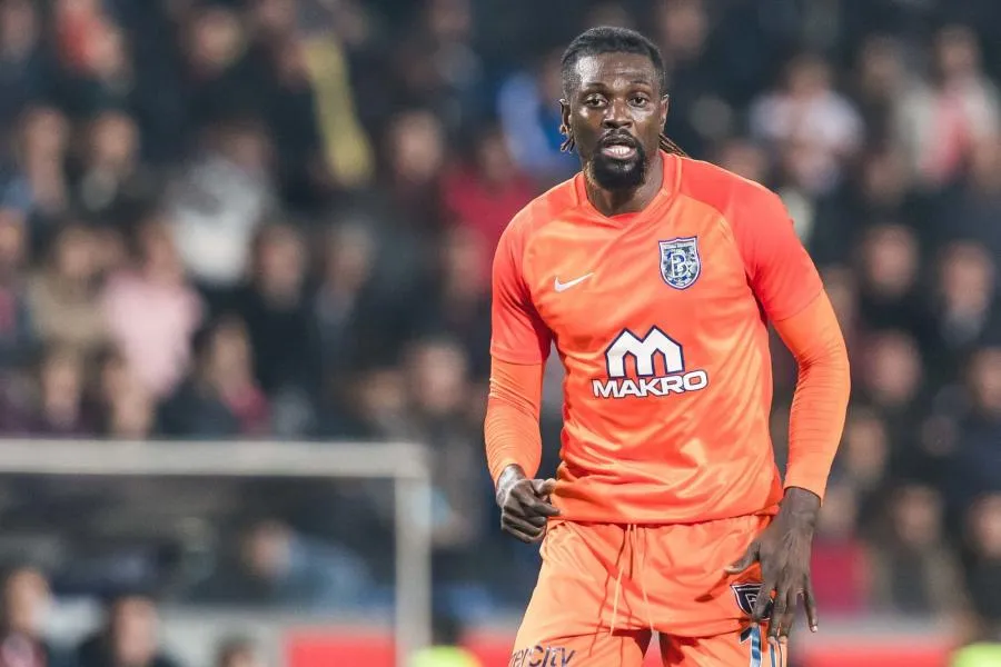 Adebayor refuse de se forcer à faire des dons