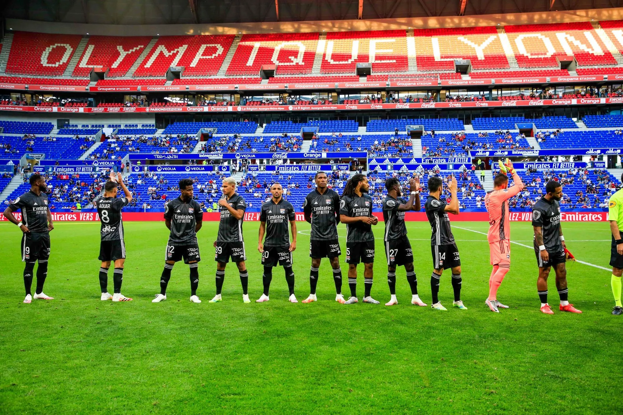 Le Groupama Stadium fête la qualification avec l&rsquo;hymne de la C1