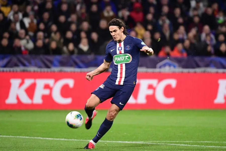 Cavani réagit à son absence sur le montage pour les 50 ans du PSG