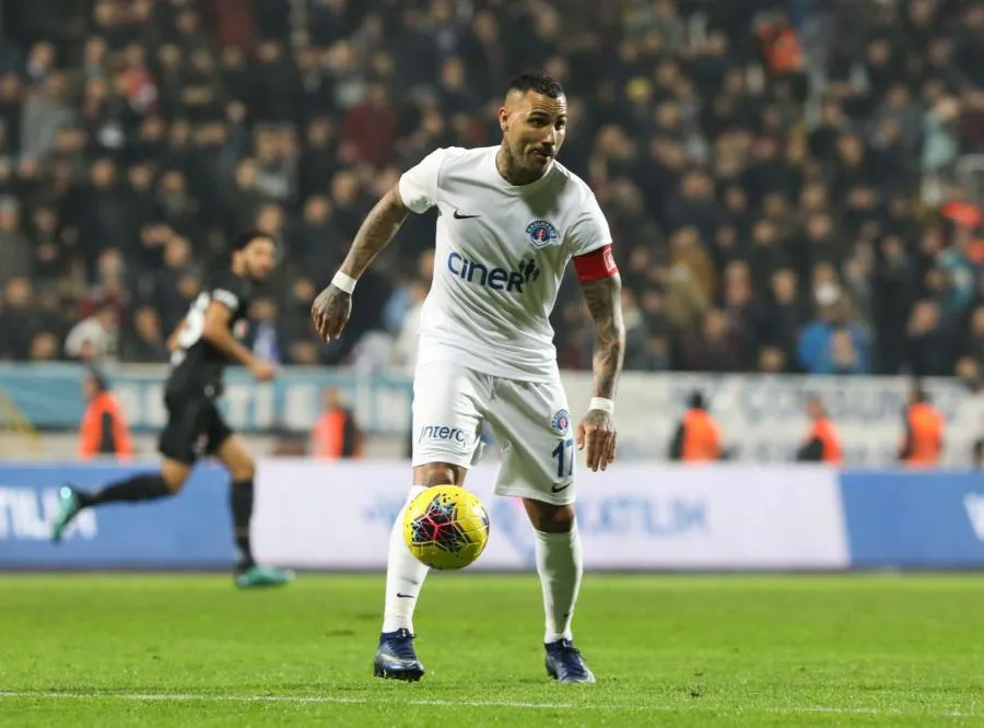 Le Vitória Guimarães attire Quaresma