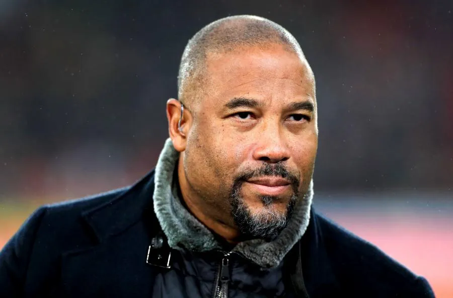 John Barnes défend Sebastian Coltescu