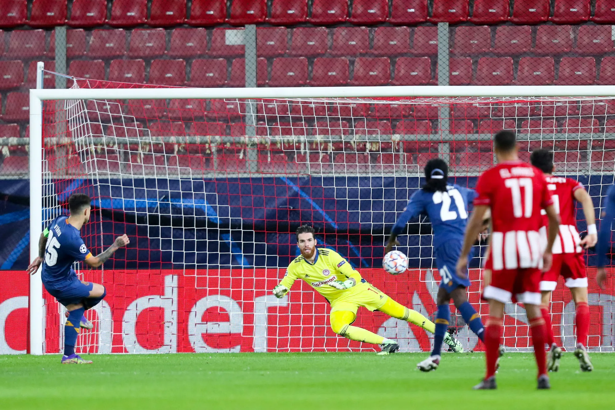 L'Olympiakos s'incline contre Porto, mais se qualifie en C3