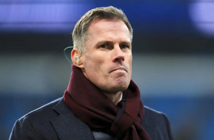 Carragher sponsorisera le Marine AFC lors du match contre Tottenham