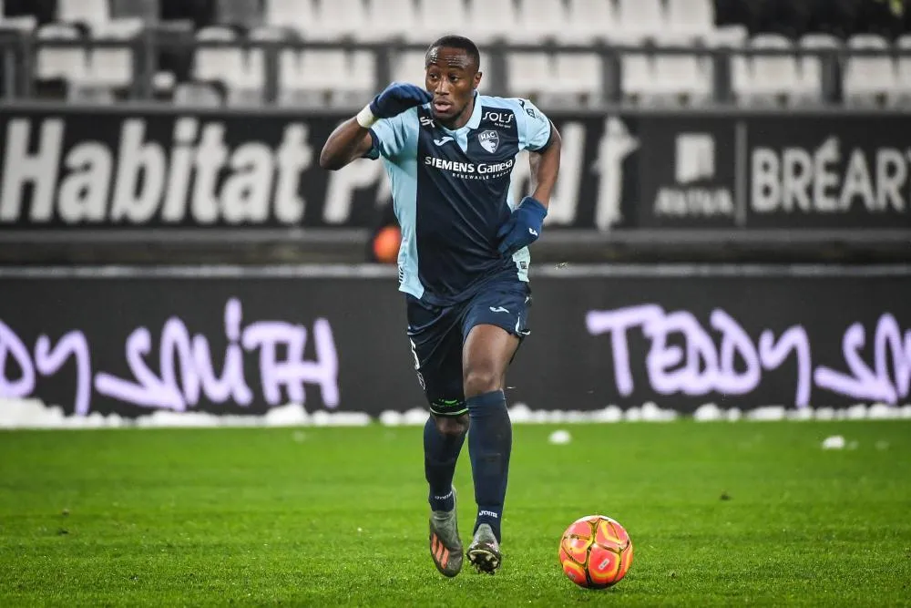 Fernand Mayembo : « J’ai cru que j’allais faire la saison sur le banc »