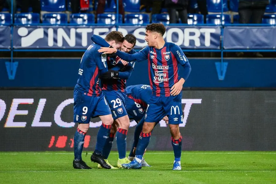 Caen condamne Niort à un barrage de maintien, Auxerre rate celui d&rsquo;accession