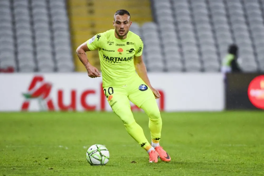 Yohan Mollo signe à Hyères