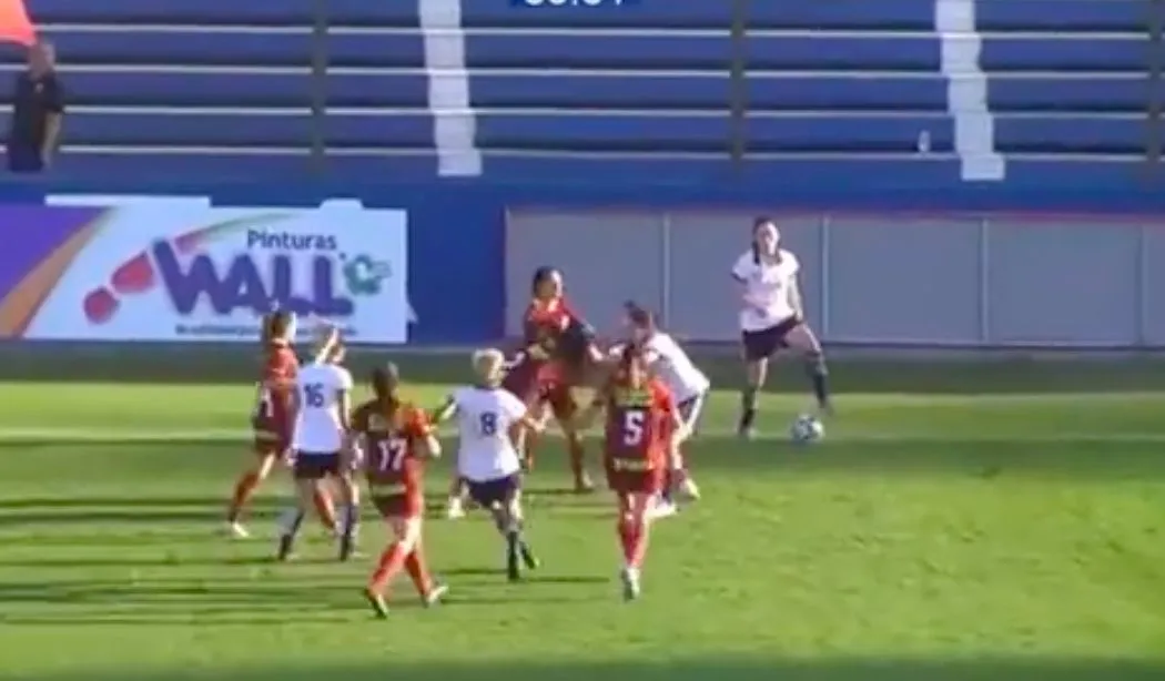 Bagarre générale dans le championnat argentin féminin