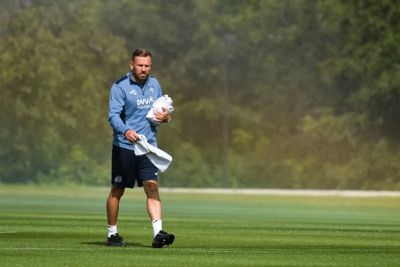 Craig Bellamy quitte son poste d'adjoint à Anderlecht pour soigner sa dépression