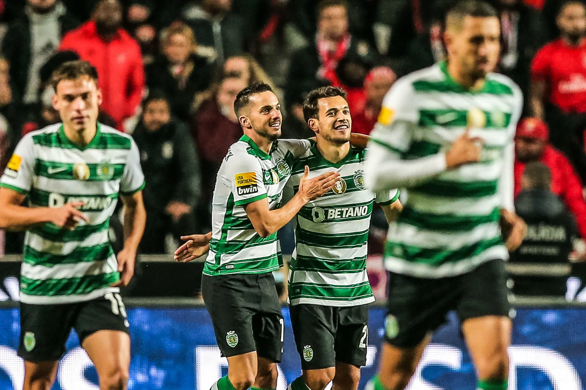 Le Sporting maîtrise Benfica et prend le derby