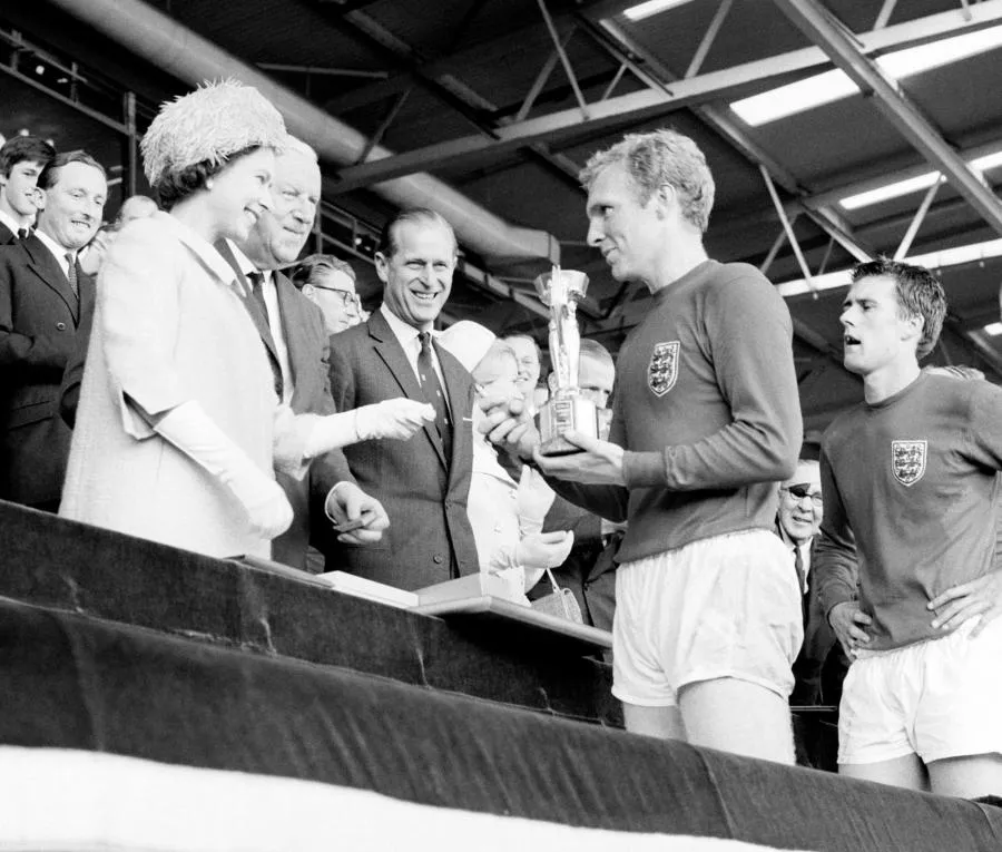 Elizabeth II et le foot : pour le plaisir de ses sujets