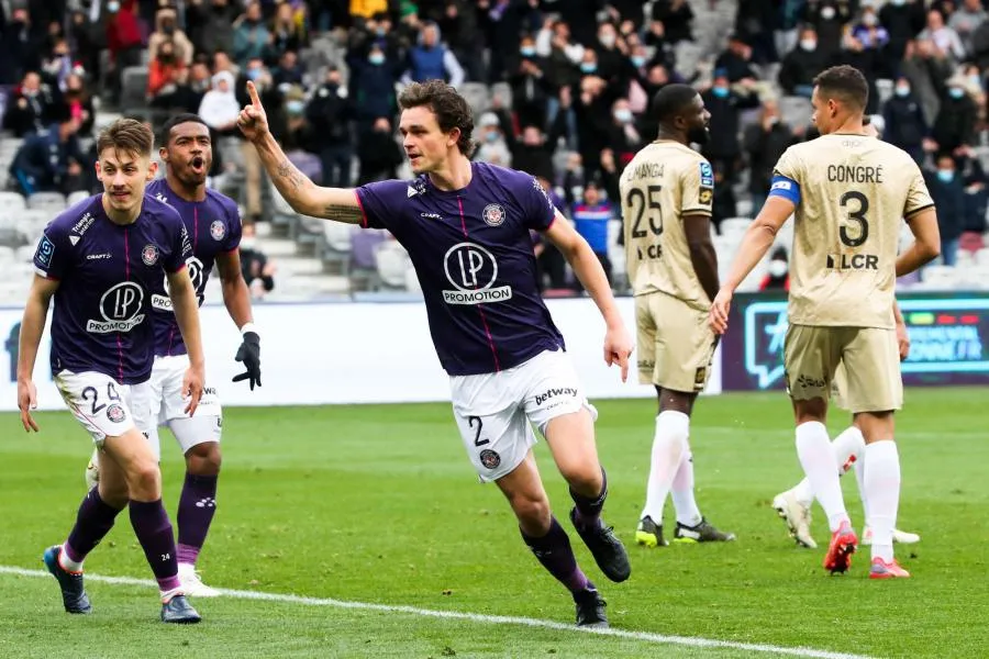 Toulouse s'impose en patron contre Dijon