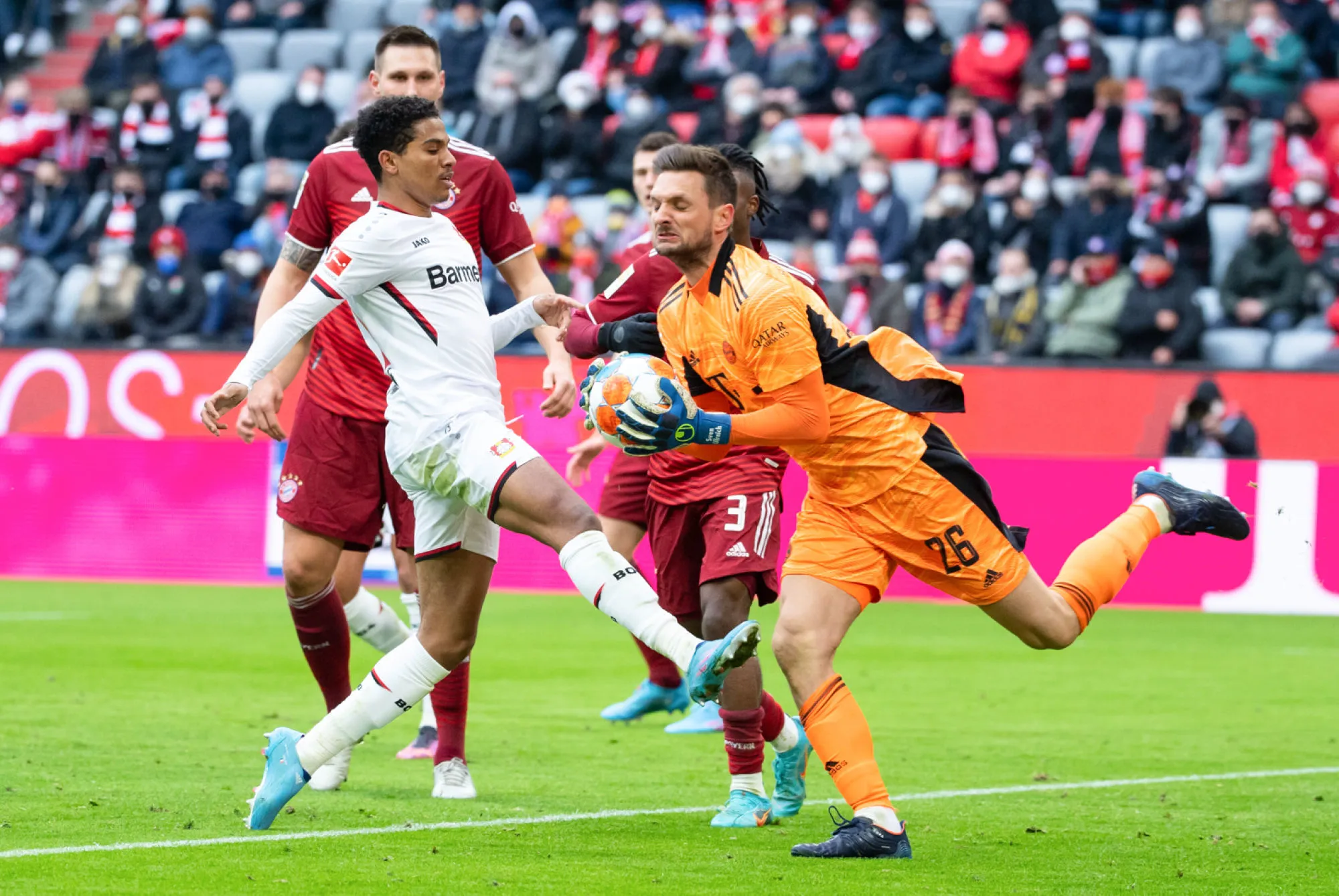 Leverkusen ralentit le Bayern, Leipzig rattrape Fribourg