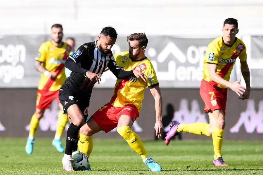 Lens retourne Angers