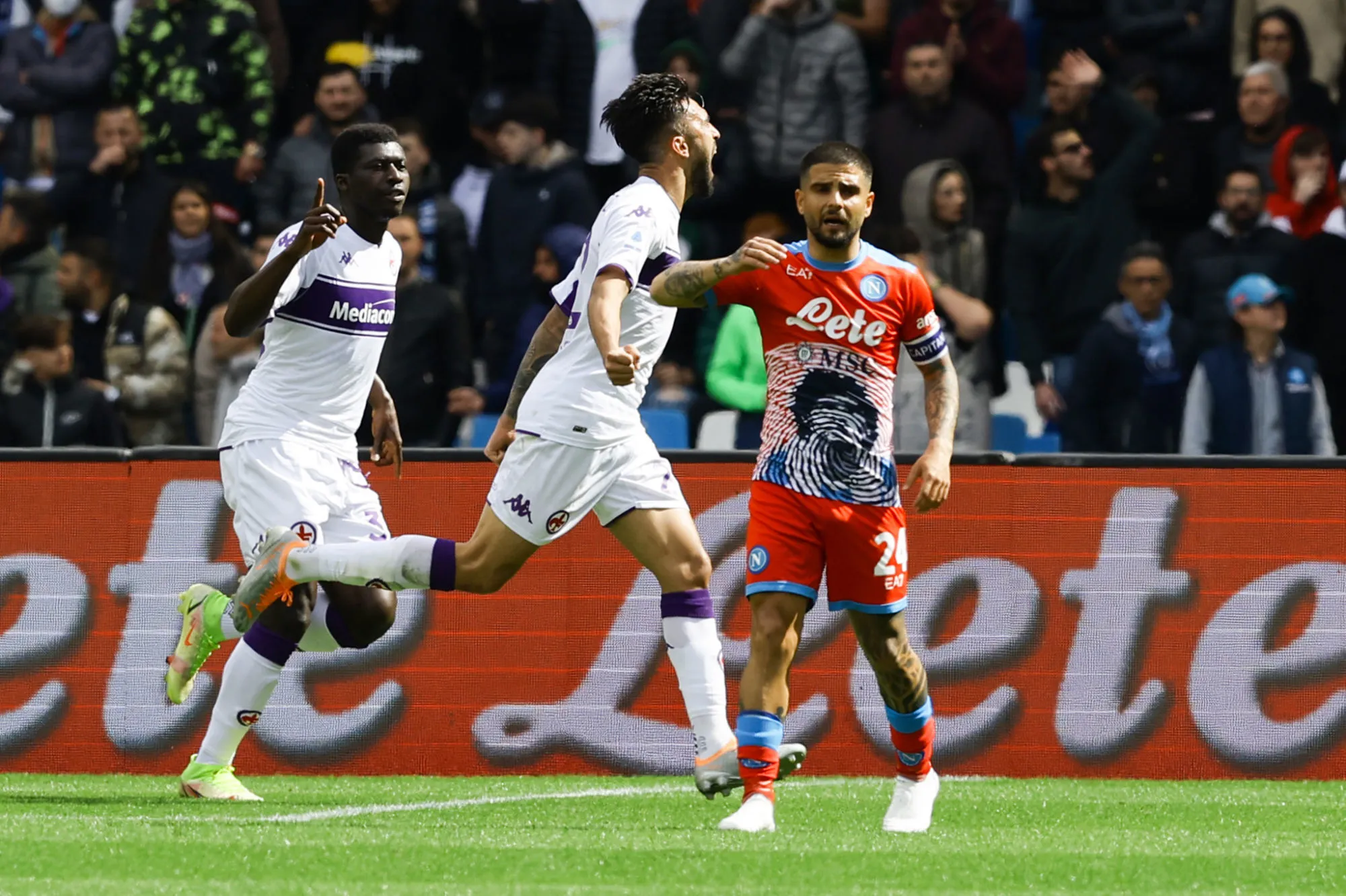 La Fiorentina tourmente Naples, l'Atalanta pioche encore