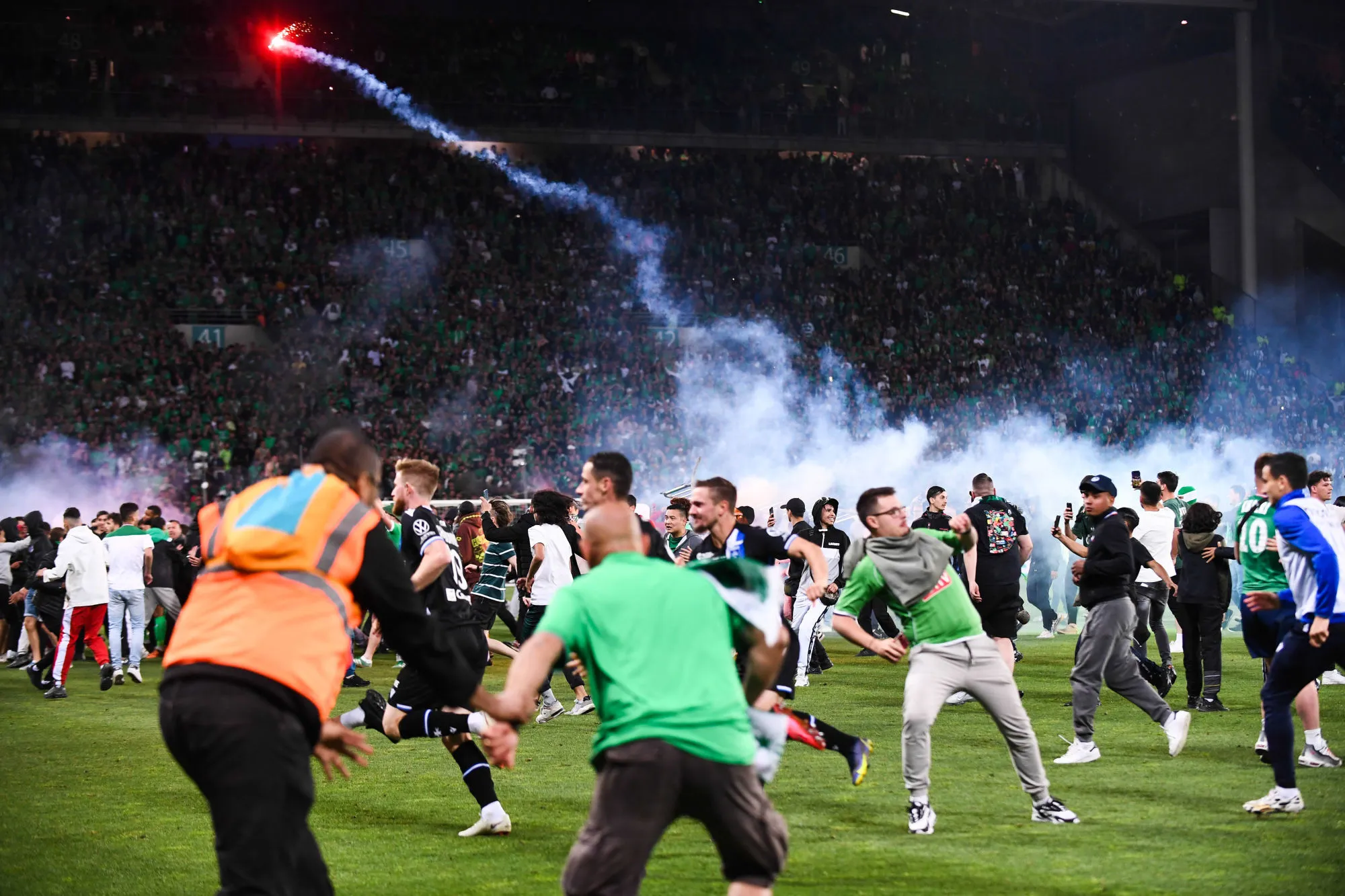 Six points de retrait donc trois fermes pour l&rsquo;ASSE après les incidents face à Auxerre