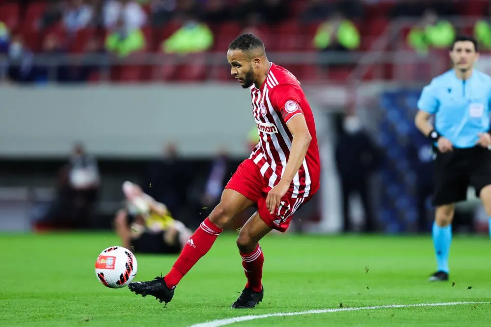 El Arabi sauve l'Olympiakos, Fenerbahçe sans pitié