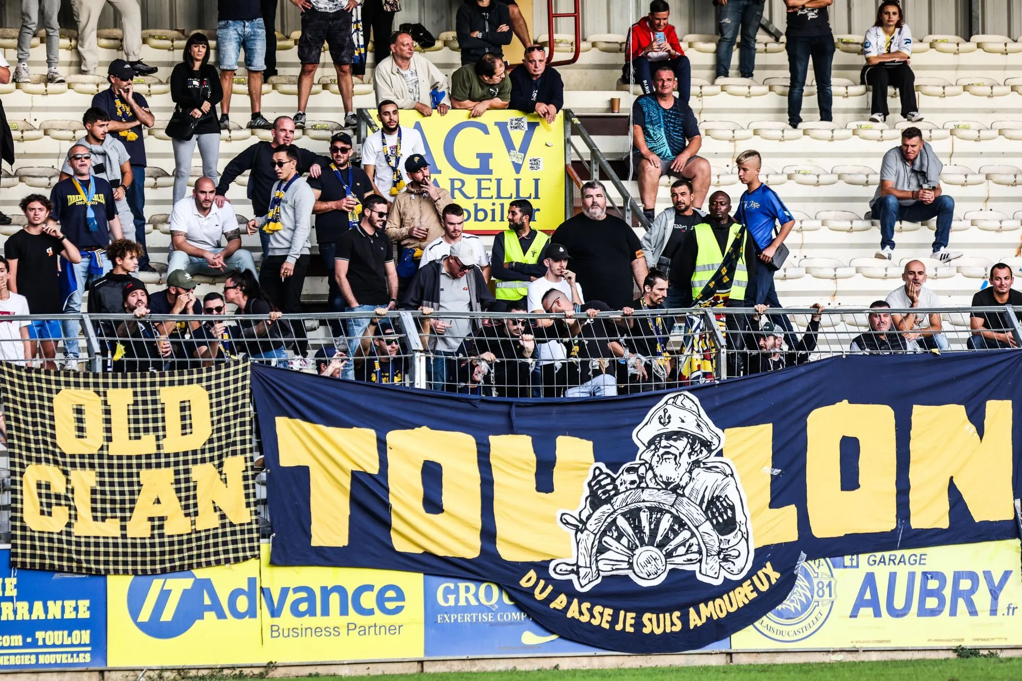 Les supporters de Toulon ont envahi le vestiaire