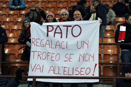 Photo : Pato se fait chambrer