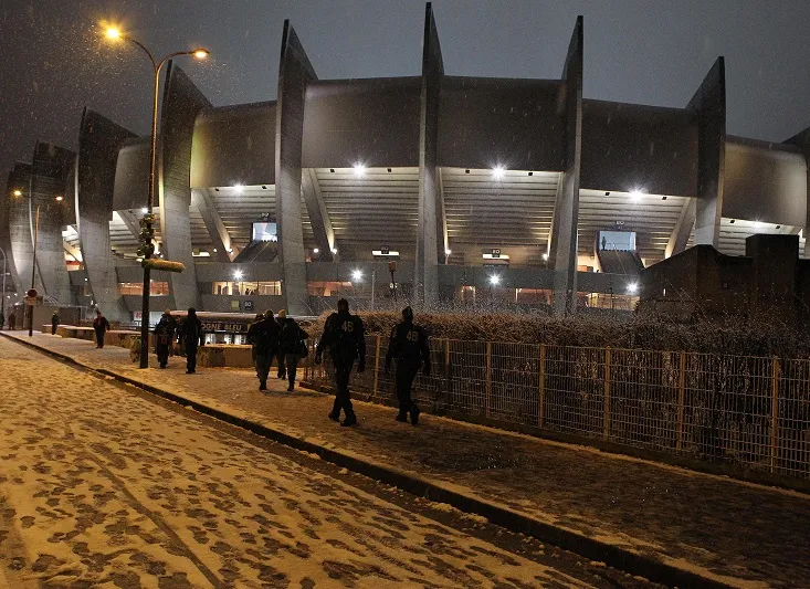 Comment le PSG contrôle ses supporters