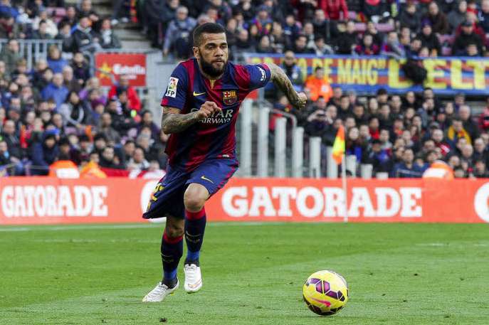 Dani Alves courtisé par les Anglais