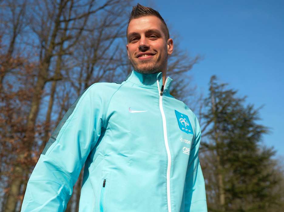 Schneiderlin monte en gamme