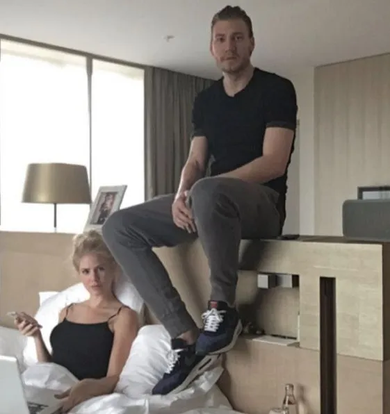 Bendtner chaud bouillant sur Instagram