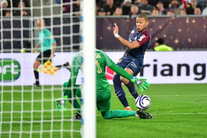 Paris reprend une Coupe de la Ligue