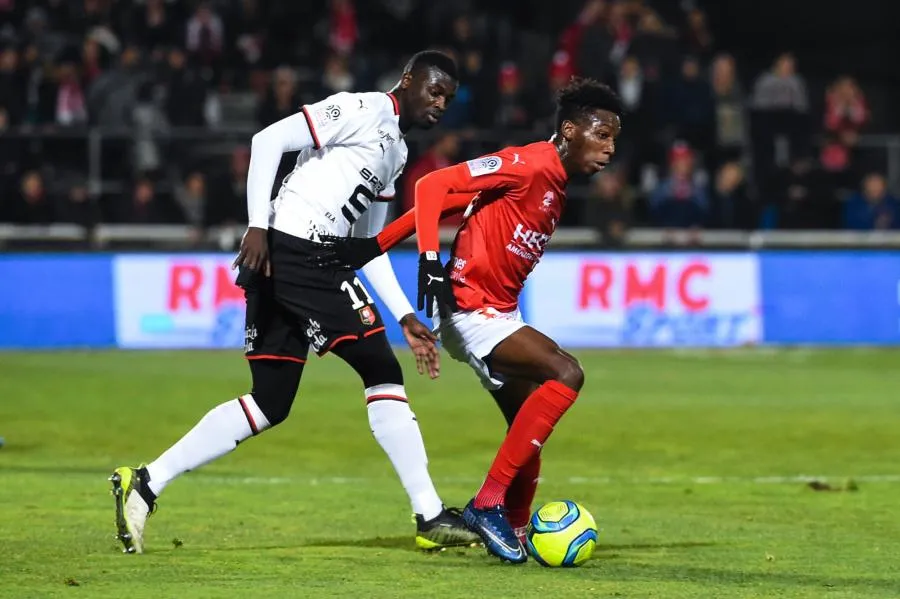 Rennes relève la tête à Nîmes