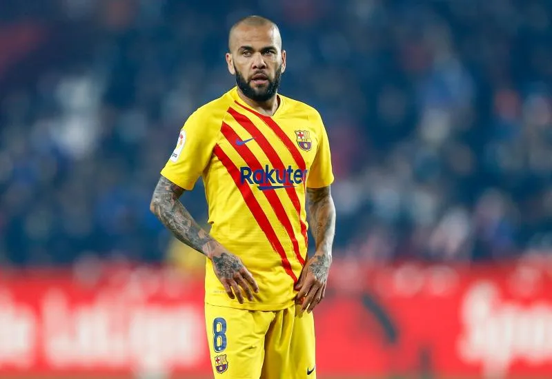 Tonton Daniel Alves, tuteur des jeunes du Barça